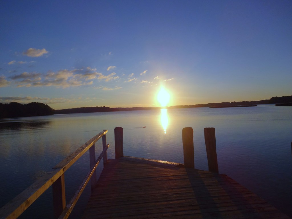 Sonnenuntergang über dem Wasser