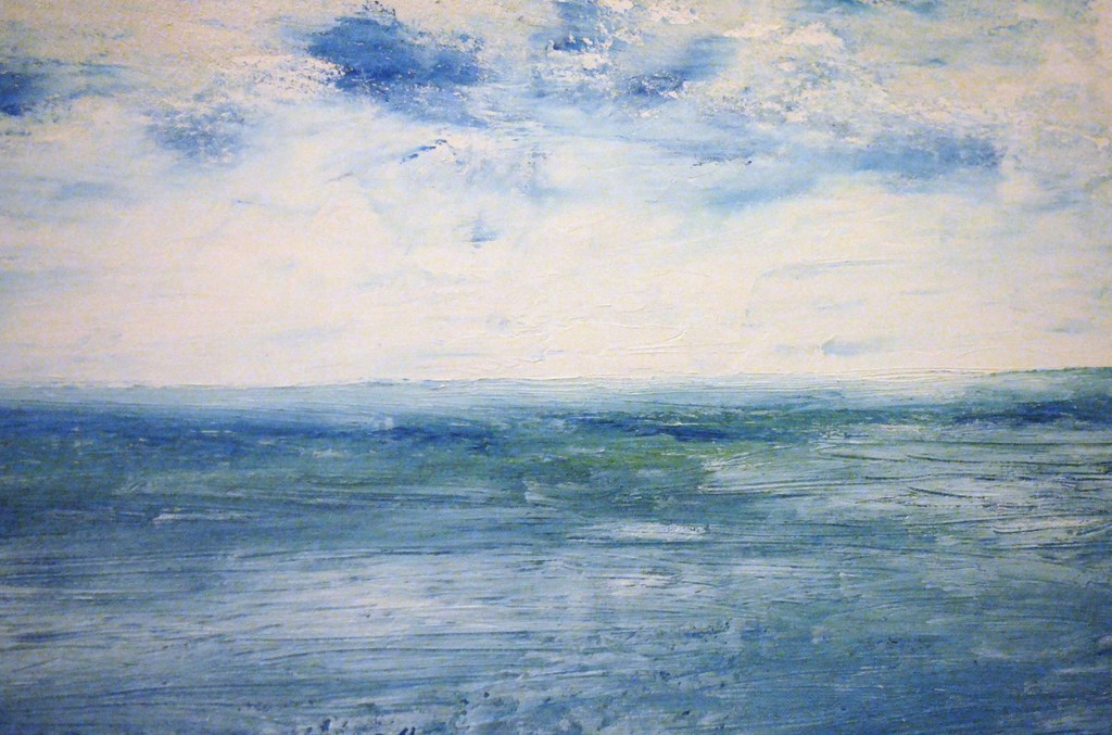 Blauer Himmel über dem Meer